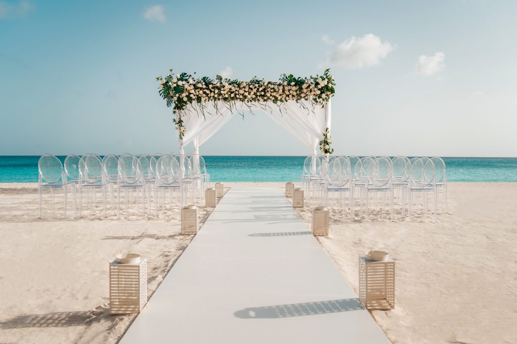 Wedding Ceremony at the Divi Aruba All Inclusive, photo by Aruba Weddings For You